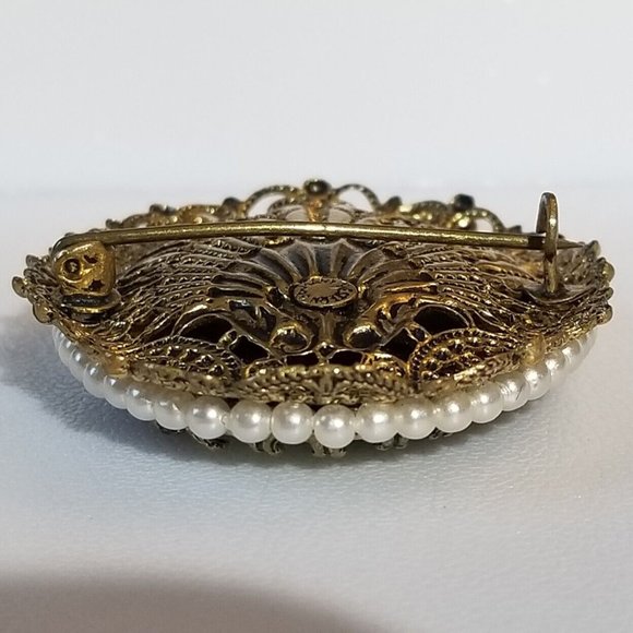 Vintage Western Germany Hand Painted FRANGONARD Couple Porcelain Pearl Brooch - Picture 3 of 7